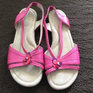 Brand new RockPort pink summer sandals size 9